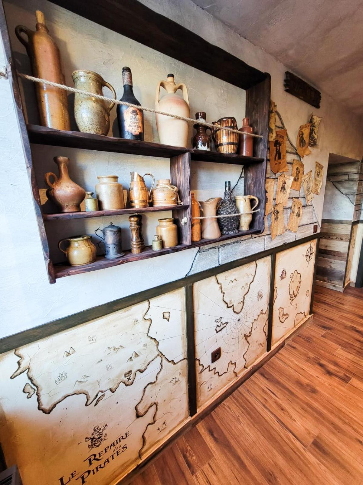 Le Repaire Des Pirates Logement Magique Sainte-Croix-en-Plaine Exteriör bild