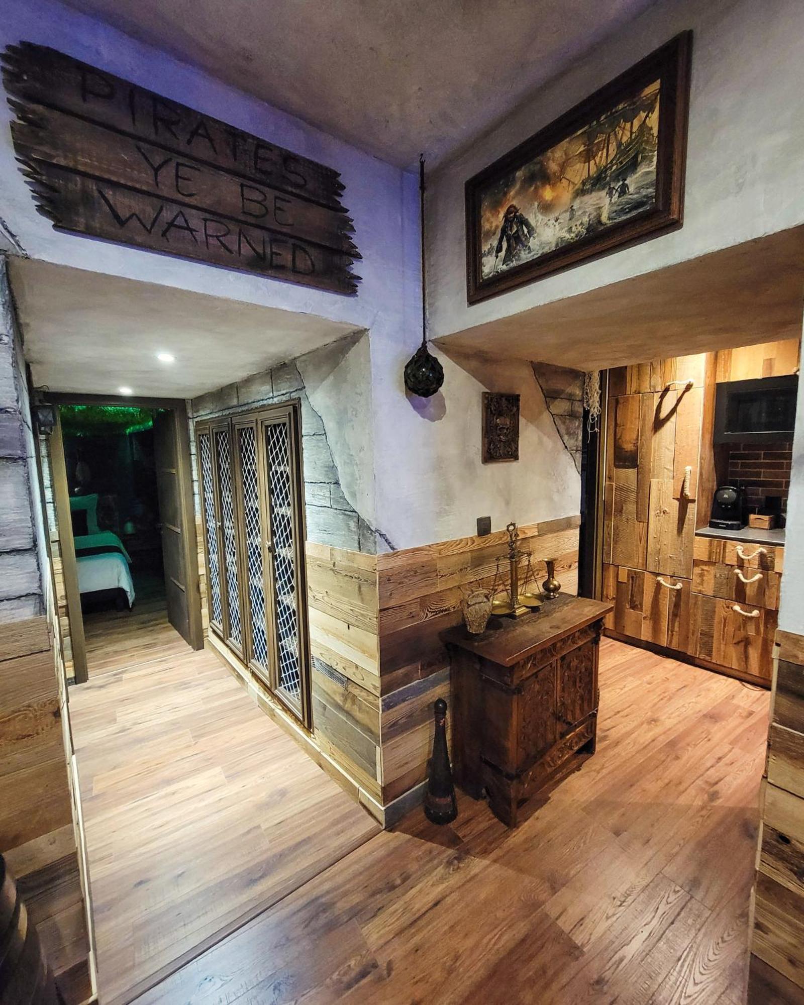 Le Repaire Des Pirates Logement Magique Sainte-Croix-en-Plaine Exteriör bild