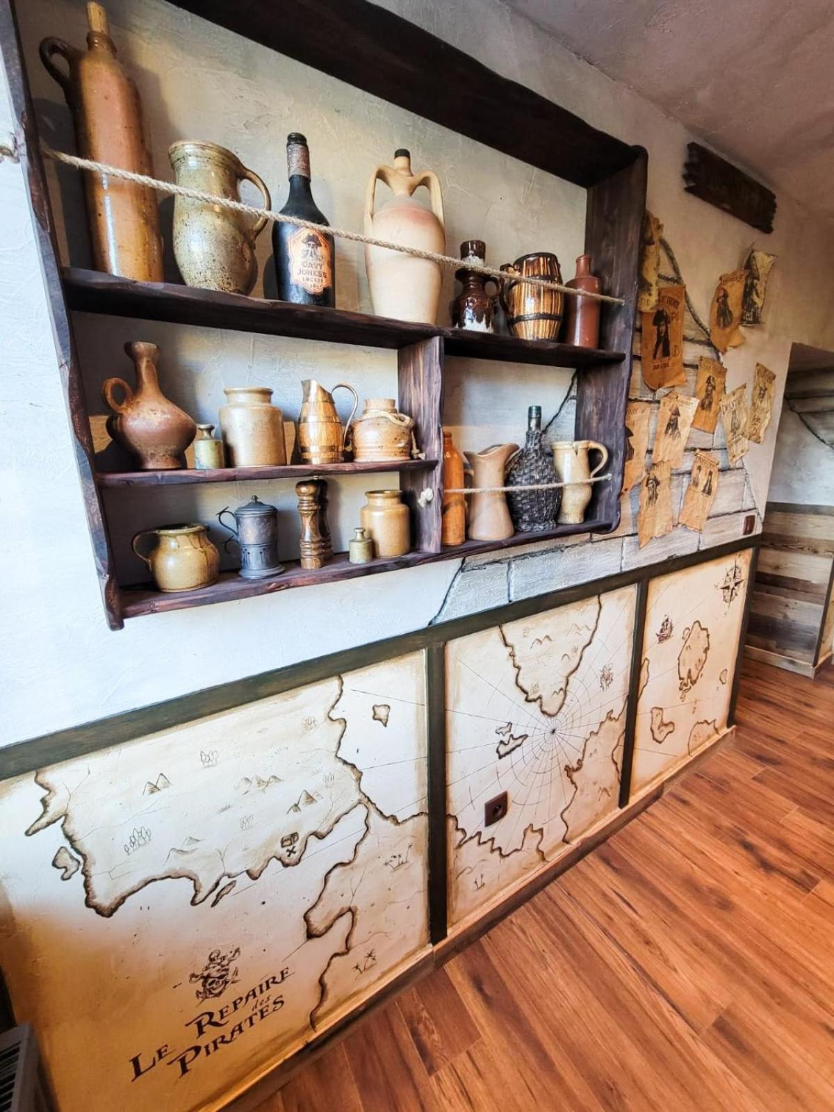 Le Repaire Des Pirates Logement Magique Sainte-Croix-en-Plaine Exteriör bild